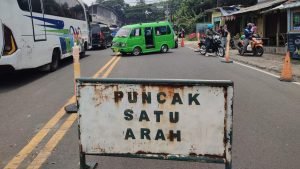 Kendaraan Berat Dilarang Masuk Jalur Alternatif Puncak Bogor, Siap Ditilang!