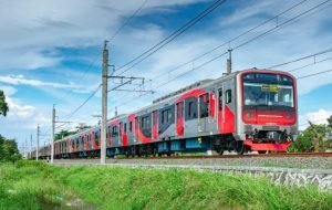 KRL Terbaru Buatan INKA Tiba di Jakarta, Siap Jalani Uji Coba
