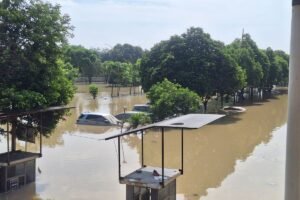 Banjir Mega Bekasi Hypermall: Dampak, Pemulihan, dan Harapan untuk Masa Depan