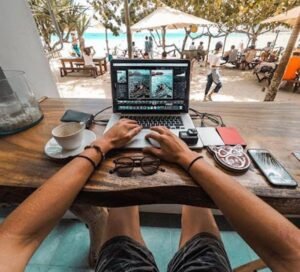 Membebaskan Diri: Teknologi yang Memberdayakan Gaya Hidup Nomad Digital yang Unik