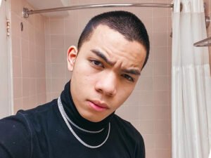 Tentu, mari kita buat artikel tentang video aksi sosial viral dengan sentuhan unik, mencapai sekitar 1.200 kata.