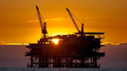 Harga Minyak Tertekan Akibat Stok Amerika Meningkat